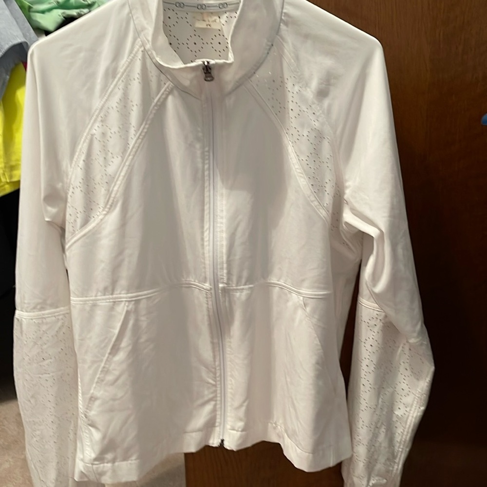 Lightweight athletic jacket